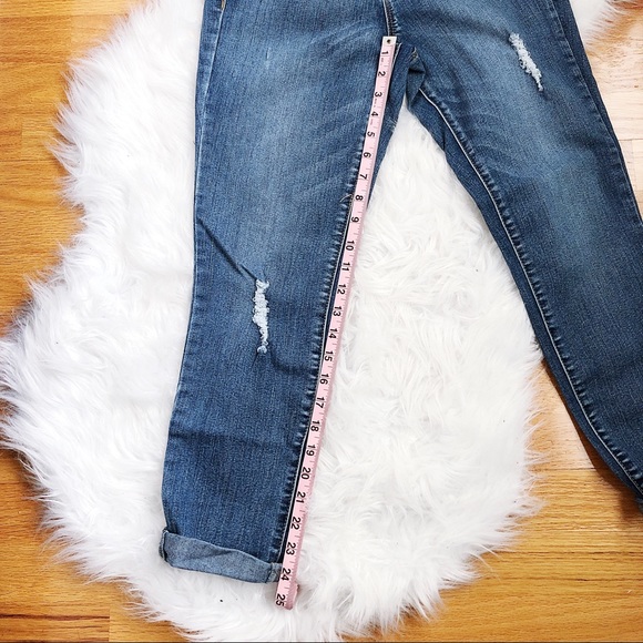 ✨Girlfriend Distressed Jeans✨ - Picture 5 of 6